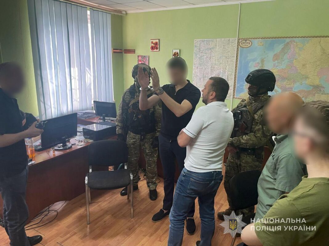 У Сумах затримали шахрая з фейковою криптобіржею